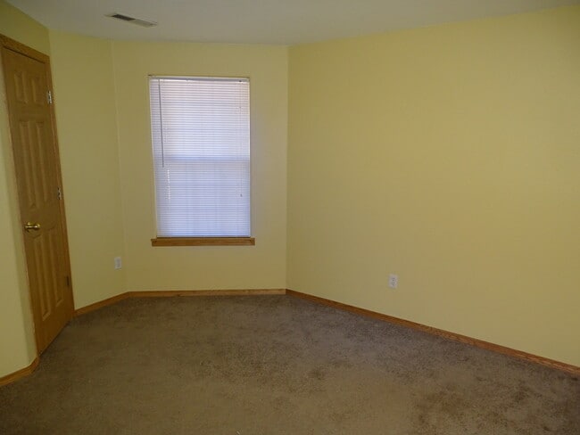 Building Photo - 2917 NW Watkins Ct