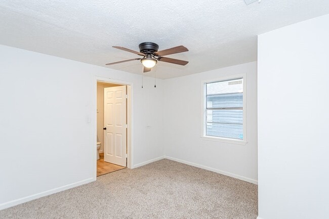 Building Photo - 2425 Fayle St