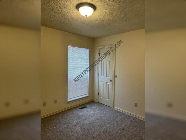 Building Photo - 805 Woodward Ave