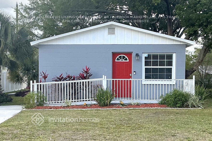 Building Photo - 421 2nd Ave NE