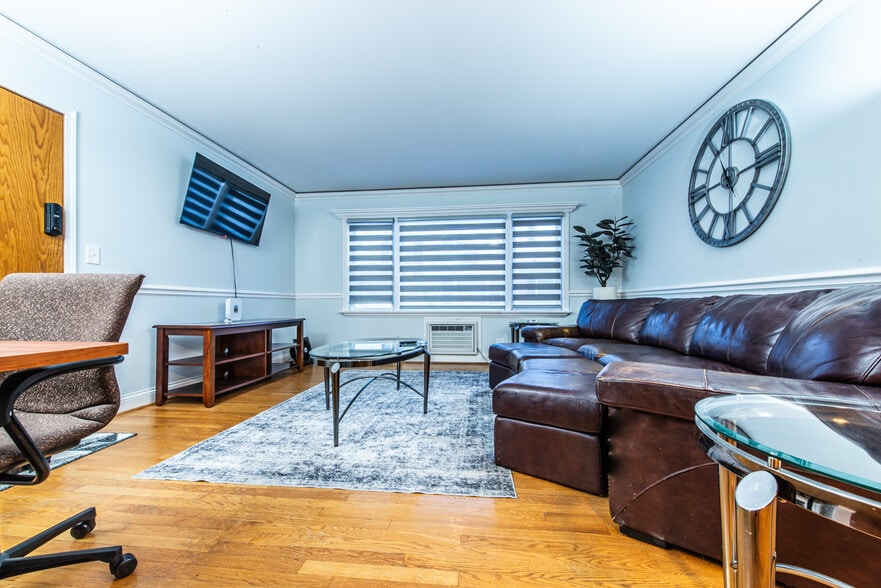 Building Photo - 5027 N East River Rd