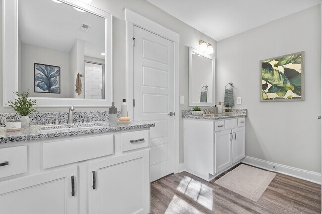 Building Photo - 20 Forest Dr