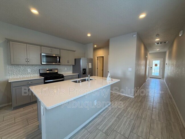 Building Photo - 768 Amatista Lp SE