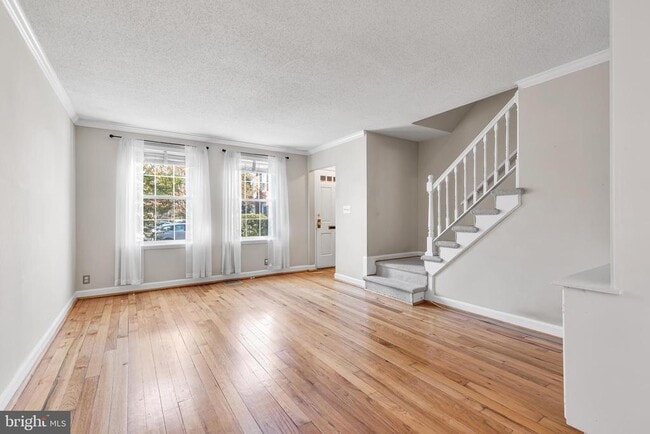 Building Photo - 3011 S Buchanan St