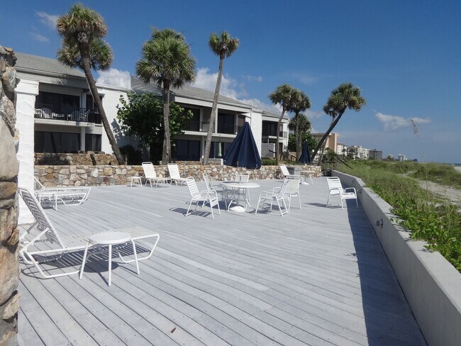 Building Photo - 1555 Tarpon Center Dr