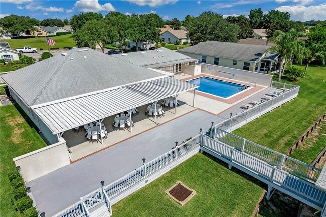 Building Photo - 408 Lake Suzanne Dr
