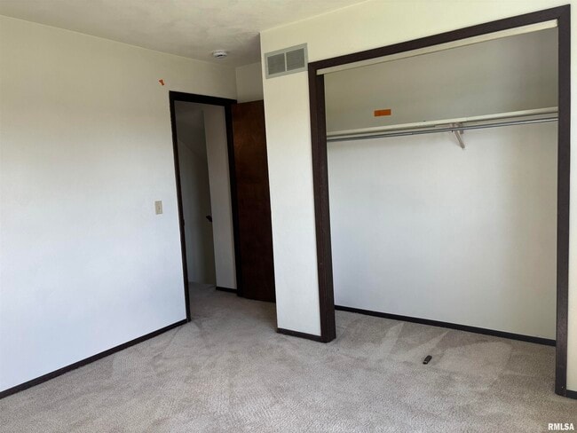 Building Photo - 2827 W 66th St