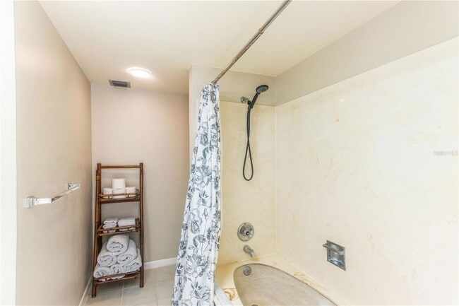 Building Photo - 700 Island Way