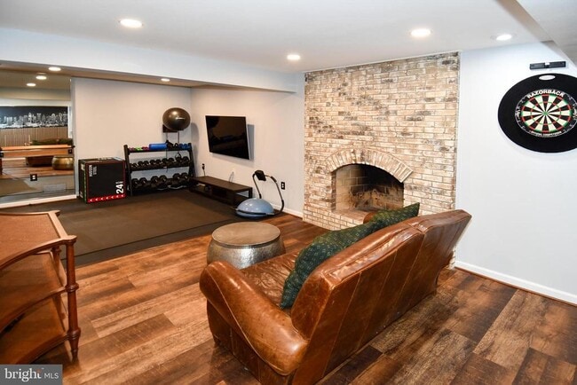 Building Photo - 12134 Holly Knoll Cir