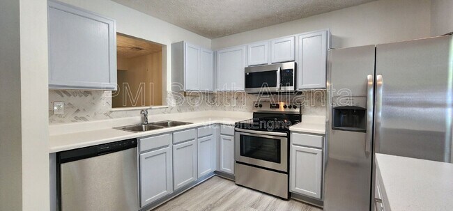 Building Photo - 3021 Waldrop Cir