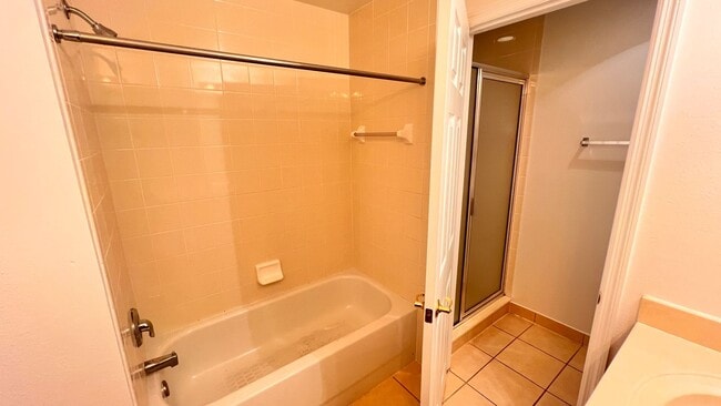 Building Photo - Spectacular 2 Story 2 bed and 2 bath condo at Regent Park!!