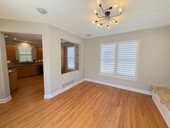 Building Photo - Wow - Lowry Stunner!  4 bed, 3.5 Bath, Fin...