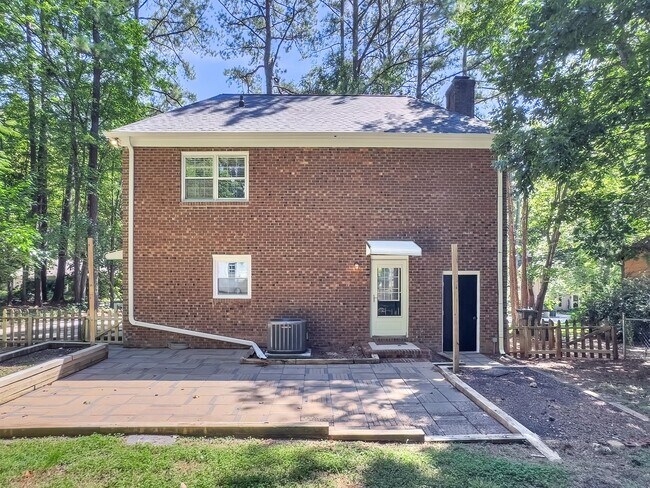 Building Photo - 312 Trappers Run Dr