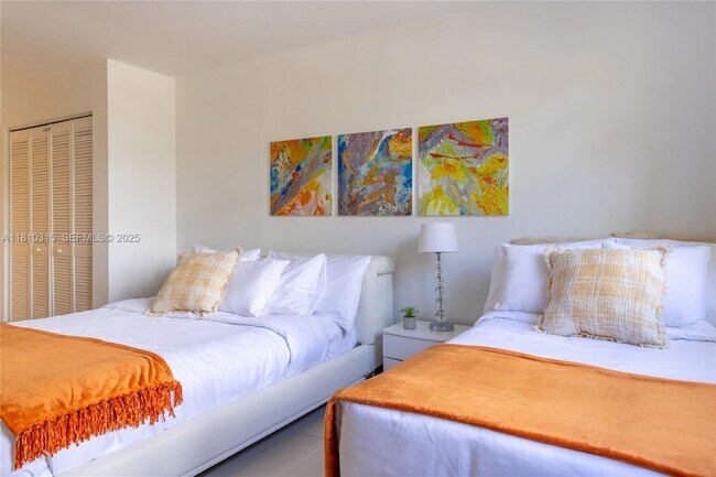 Building Photo - 19901 E Country Club Dr