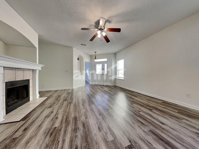 Building Photo - 3864 Lake Village Cv