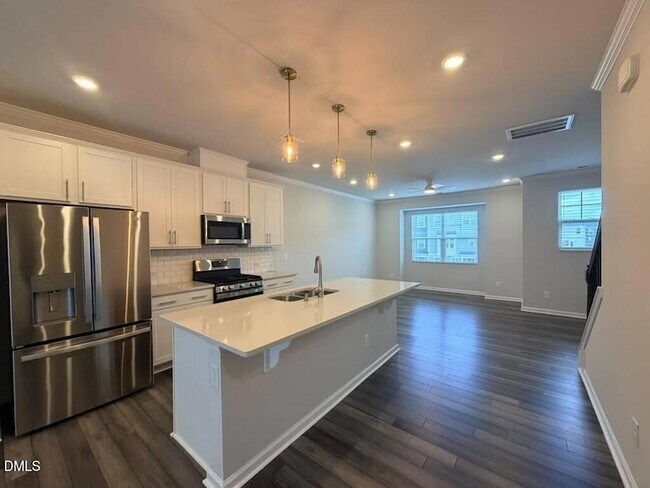 Building Photo - 451 Carolina Spgs Blvd