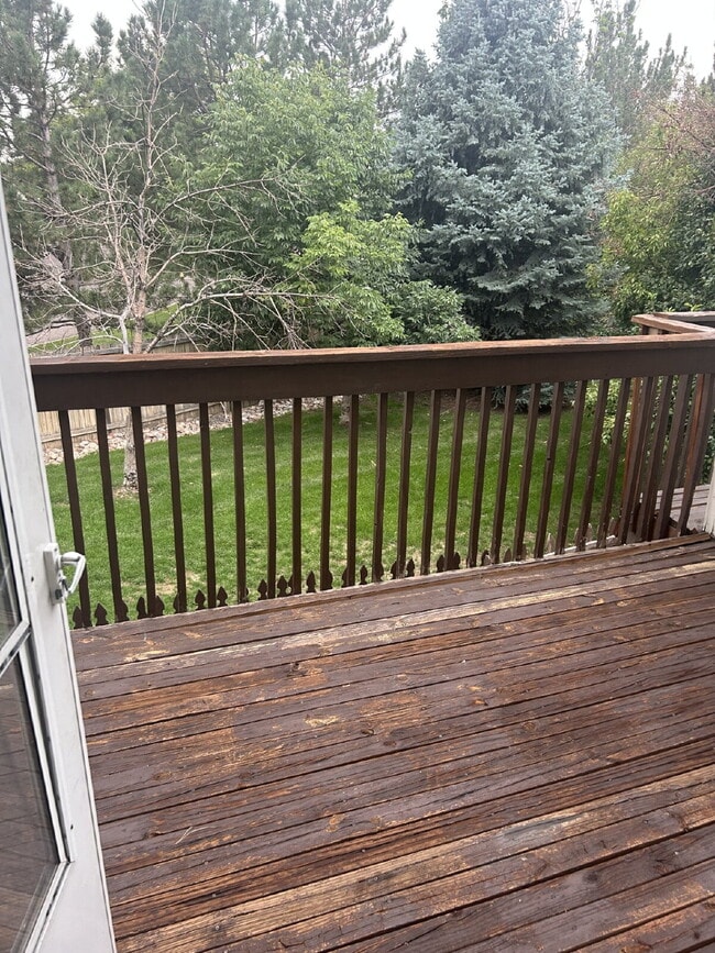 Building Photo - Beautiful 2BR/1.5B Town Home! AVAIL 09/15