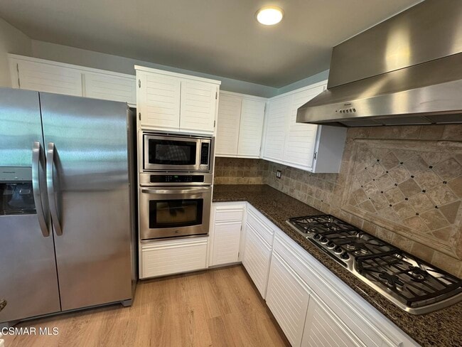 Building Photo - 834 Sunstone St