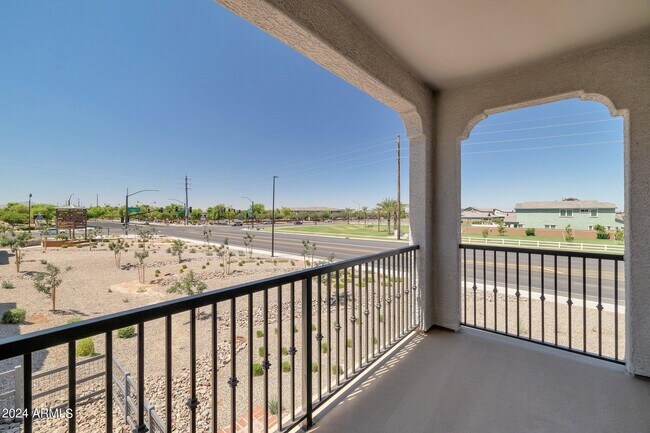 Building Photo - 4017 E Amoroso Dr