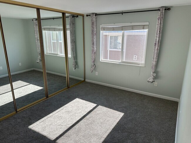 Building Photo - Brandychase at Eastmoor Park 2 Bed 2 Bath Condo!