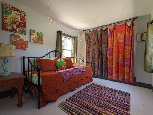 Building Photo - 140 Old Turnpike Rd