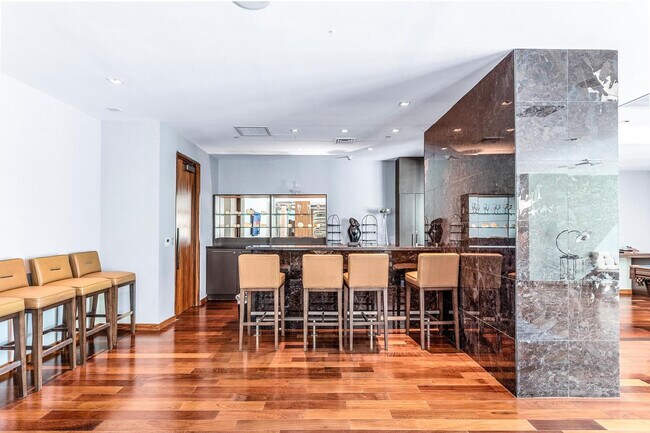 Building Photo - 101 S Fort Lauderdale Beach Blvd