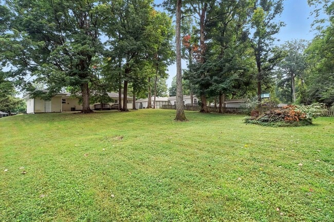 Building Photo - NEW LISTING! 3 BED/2 BATH HOUSE!