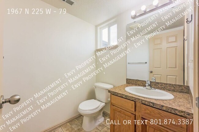 Building Photo - 1967 N 225 W