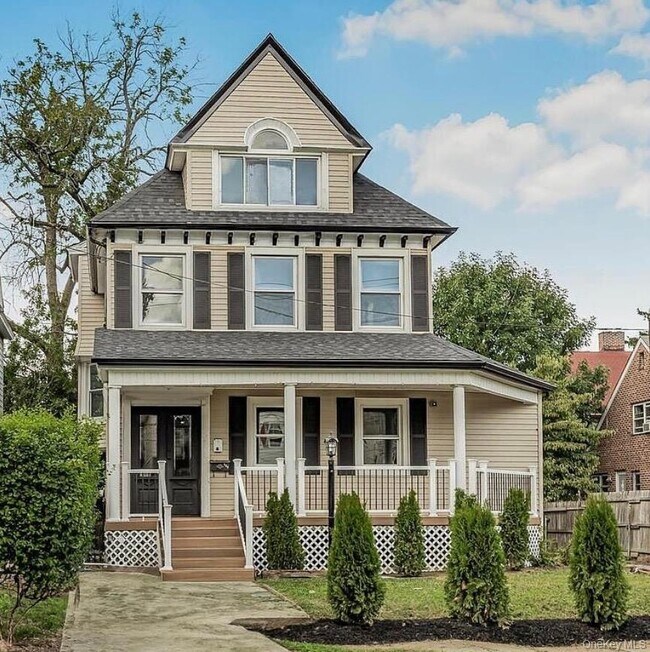 Primary Photo - 153 Chester St