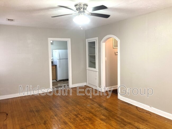 Building Photo - 503 E Forest Ave