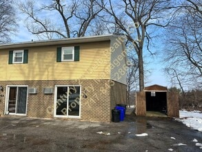 Building Photo - 2BR, 1.5 Bath in Dallastown School District