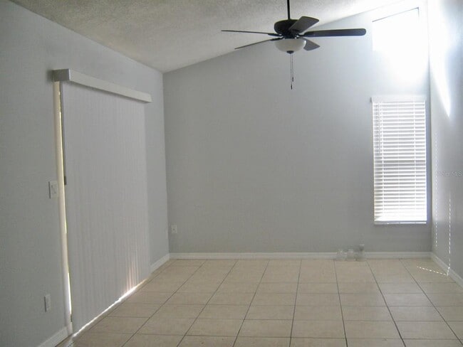 Building Photo - 4398 Plumosa St