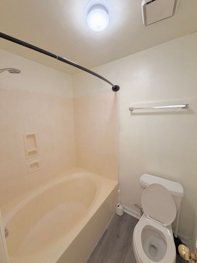 Building Photo - 4414 Stratfordshire Ct