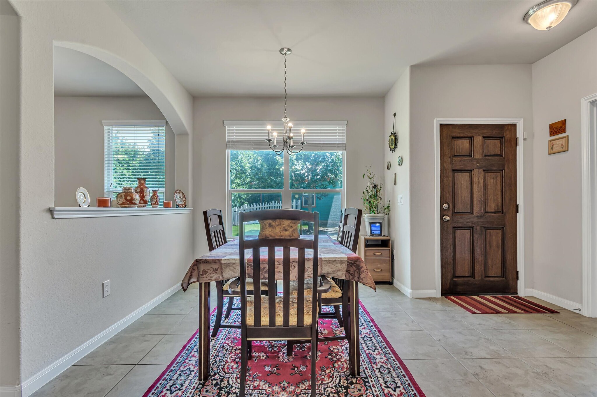 Building Photo - 711 Rolling Oak Dr