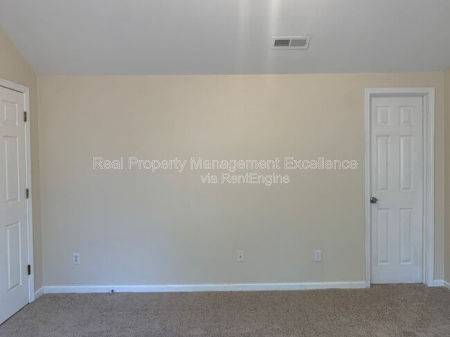 Building Photo - 5611 Sojourn Dr