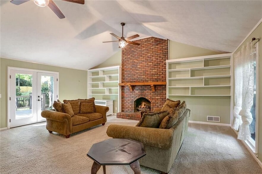 Building Photo - 4624 Mountain Creek Dr