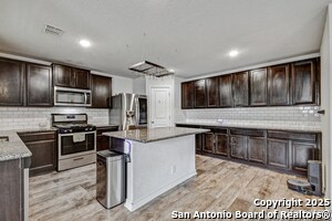 Building Photo - 9627 Baytown Coast