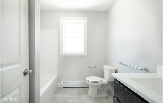 Building Photo - 2 br, 1.5 bath Townhome - 5 Anglers Road