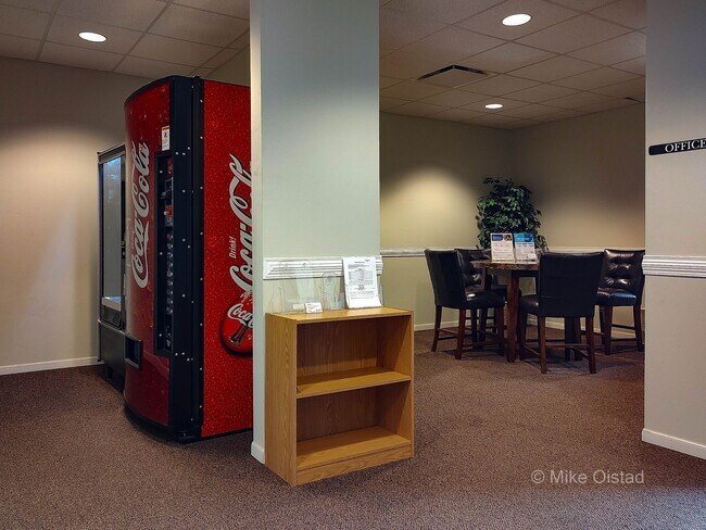 Building Photo - Diamond Valley Apartments Plan F