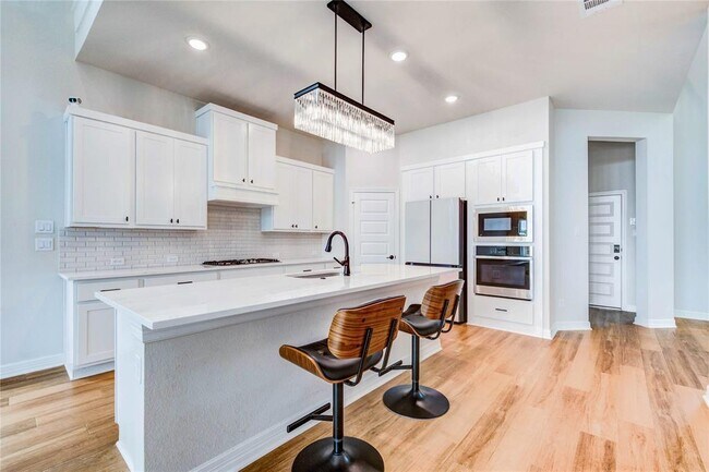 Building Photo - 9446 Pilares Rdg Dr