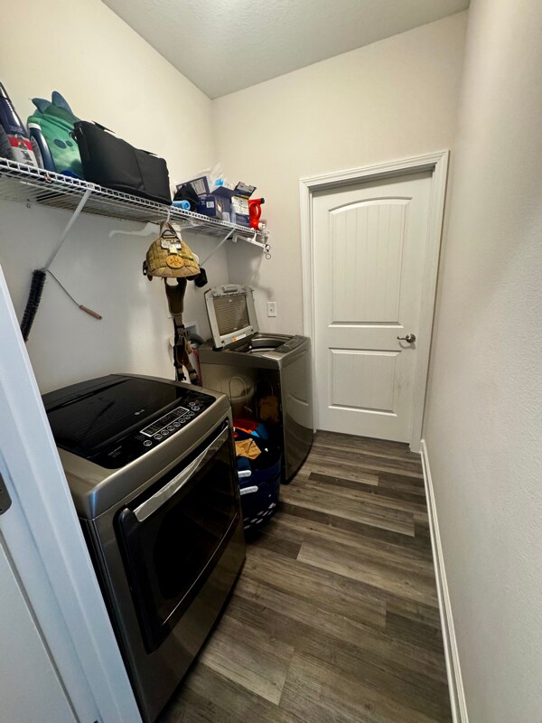 Building Photo - 9867 Shangri La West Rd