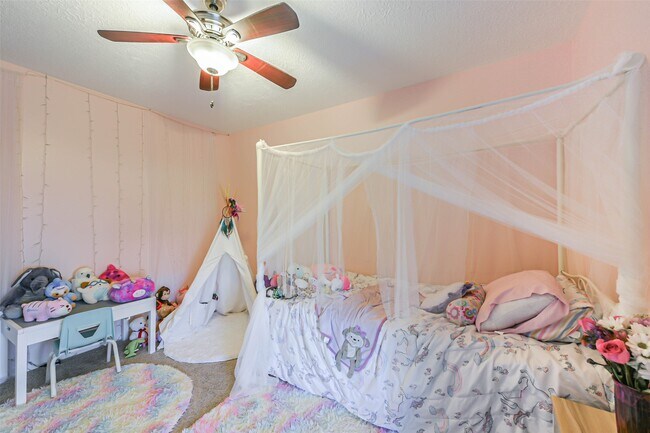 Building Photo - 4030 Bentley Dr