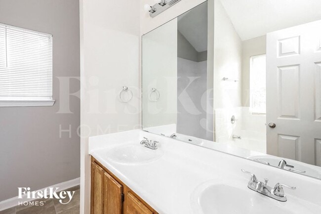 Building Photo - 1591 Elizabeth Ln