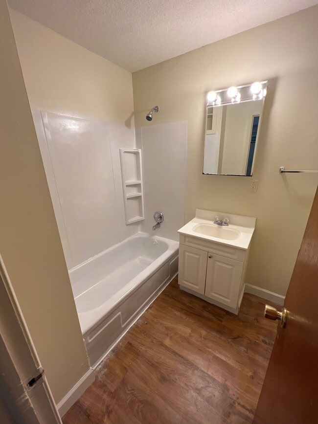Building Photo - Cozy 2 Bedroom 1 Bathroom in Prime Ankeny Location - $99 Deposit & Rent Special