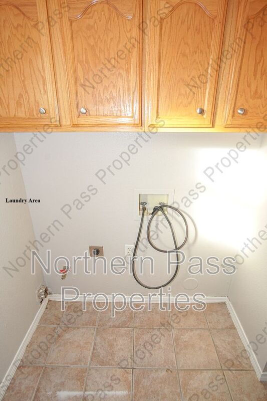 Building Photo - 13740 Paseo Alegre Ave