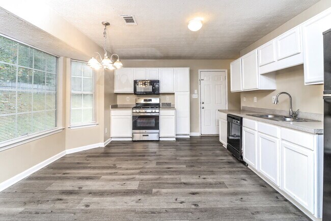 Building Photo - 841 Revena Dr