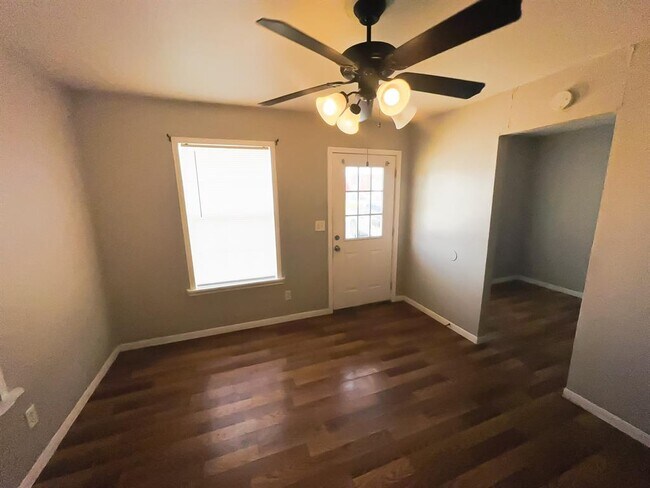 Building Photo - 815 Pennsylvania St