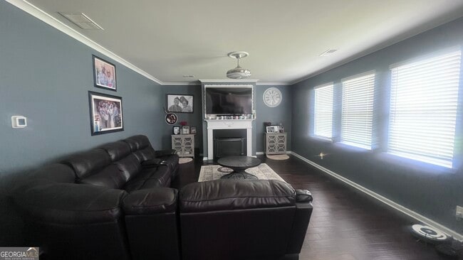 Building Photo - 3750 Richmond Bnd