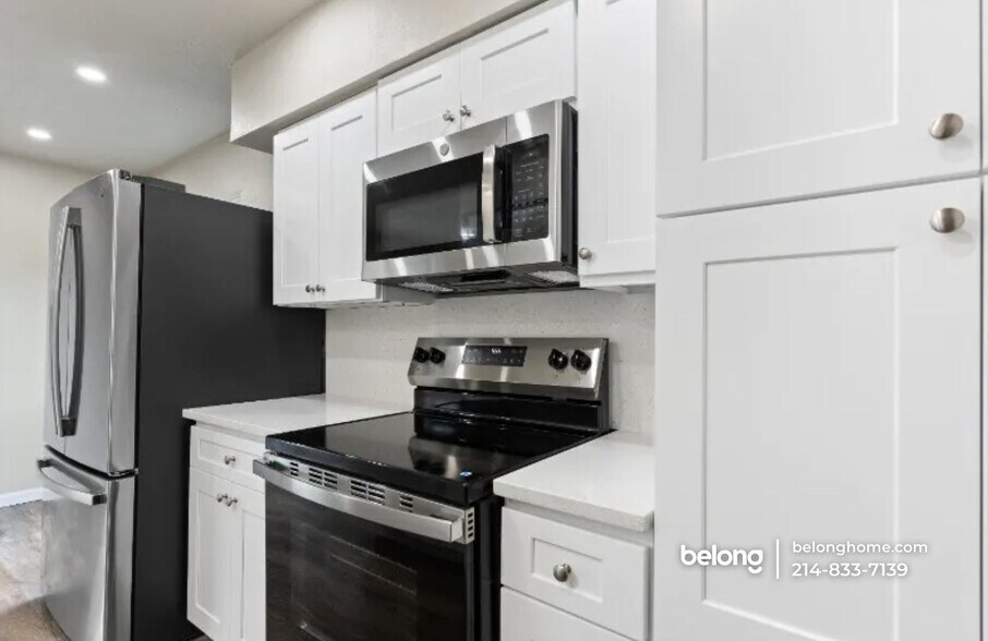 Building Photo - 819 Wateka Way