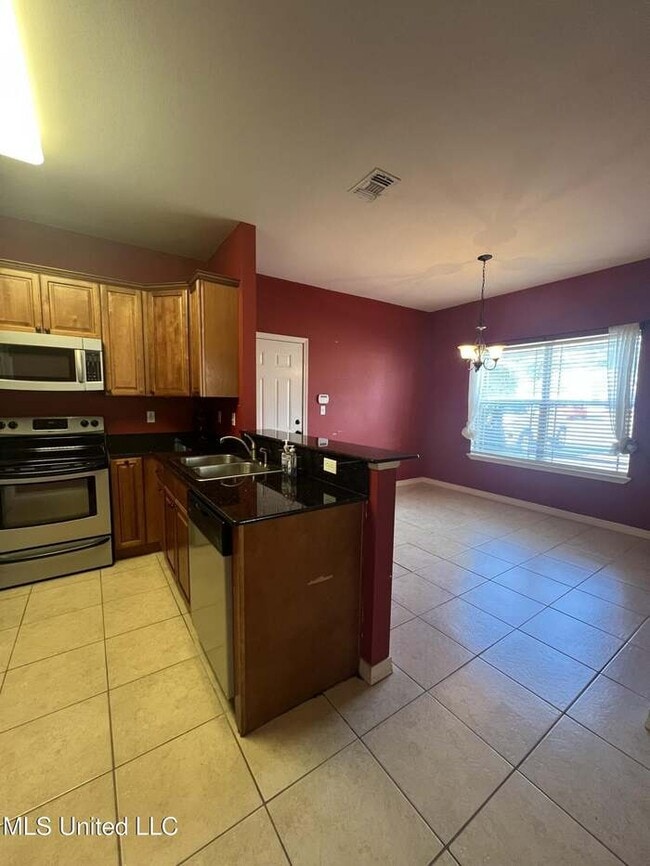 Building Photo - 18511 Devin Ct